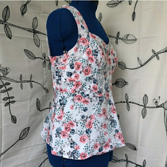 Torrid - Floral top - Picture 2 of 8